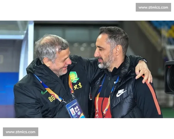 两个月冰火两重天:佩雷拉的掌声与嘘声 两个月冰火两重天:佩雷拉的掌声与嘘声